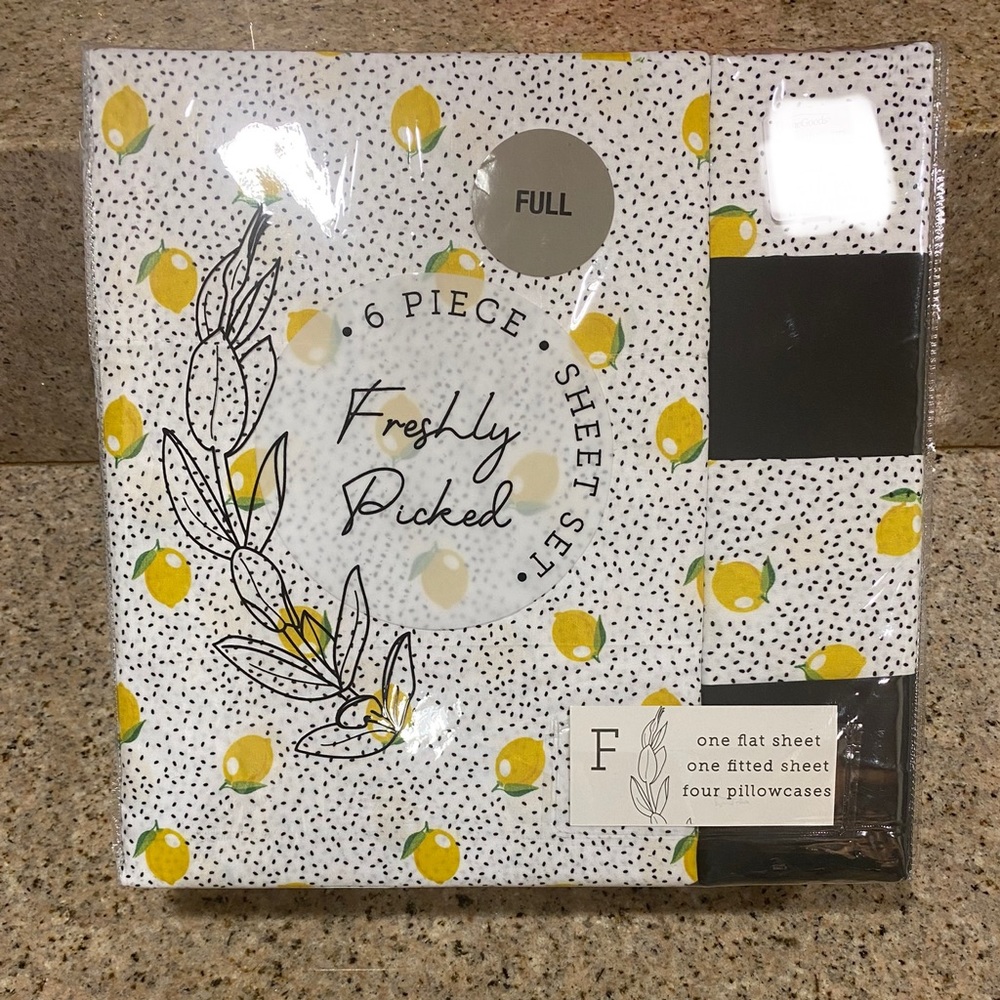 Freshly picked full size bed sheet set